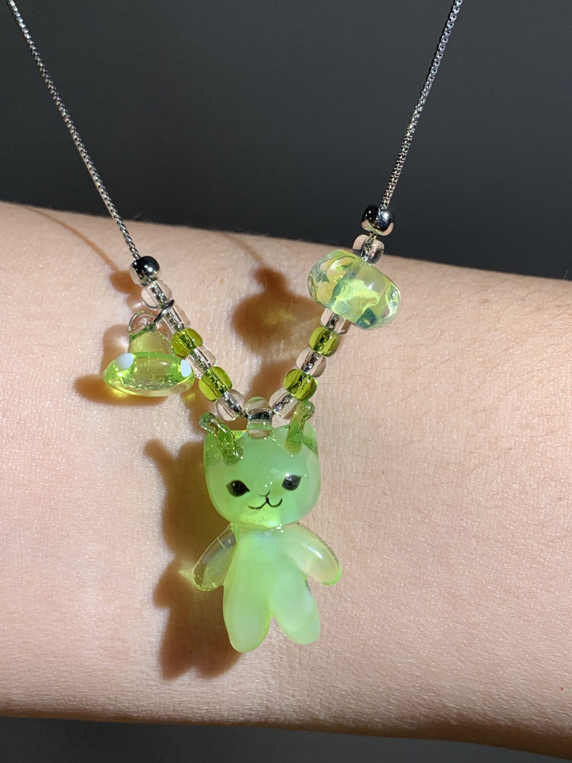 Meme Collection Alien Cat Glass Necklace – Handmade Cute Cat Jewelry, Unique Gift for Cat Lovers - 图片 4