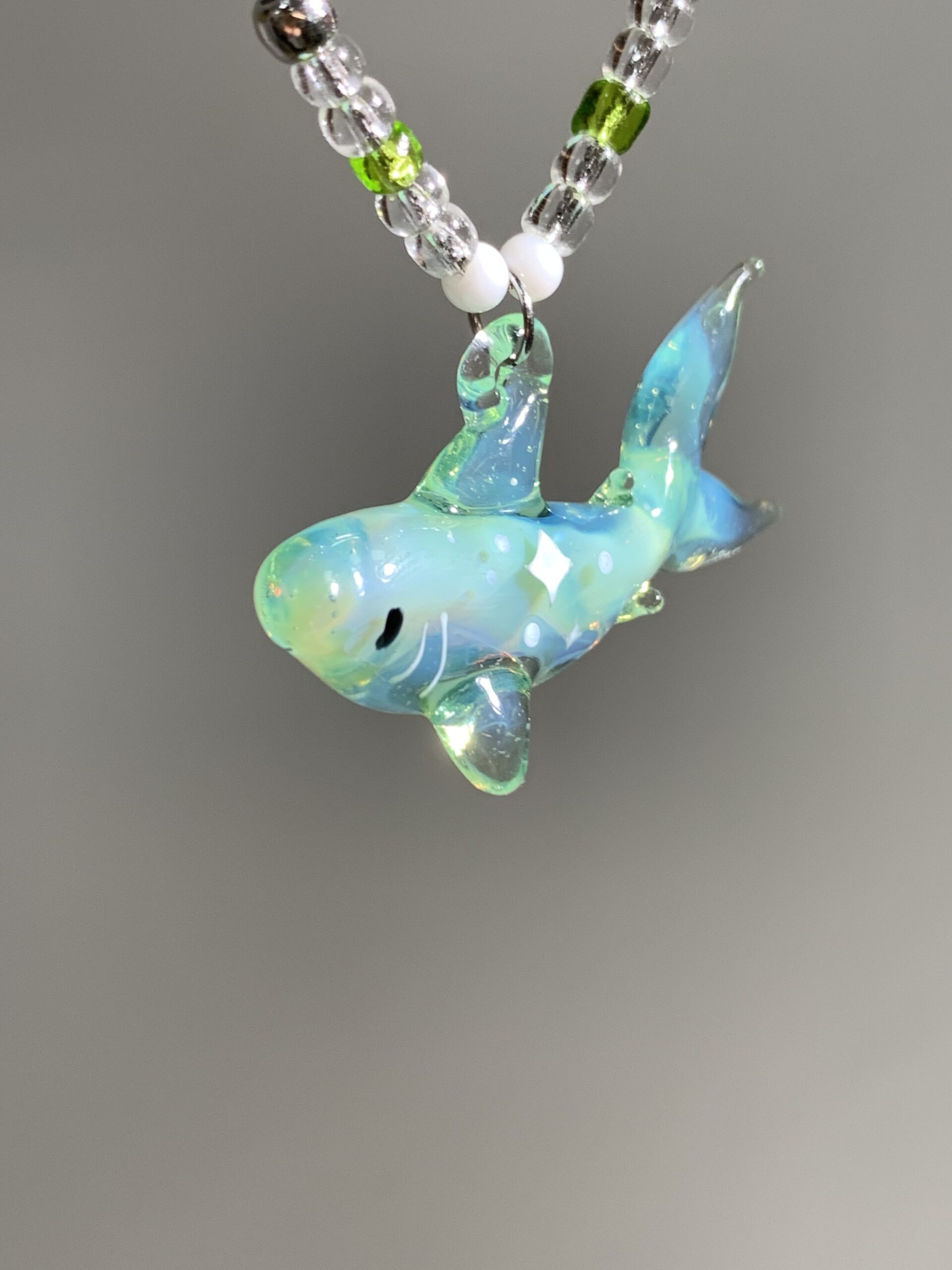 “Green Shark – Handmade Marine Creature Necklace, Offering Good Wishes from the Sea.” - 图片 8