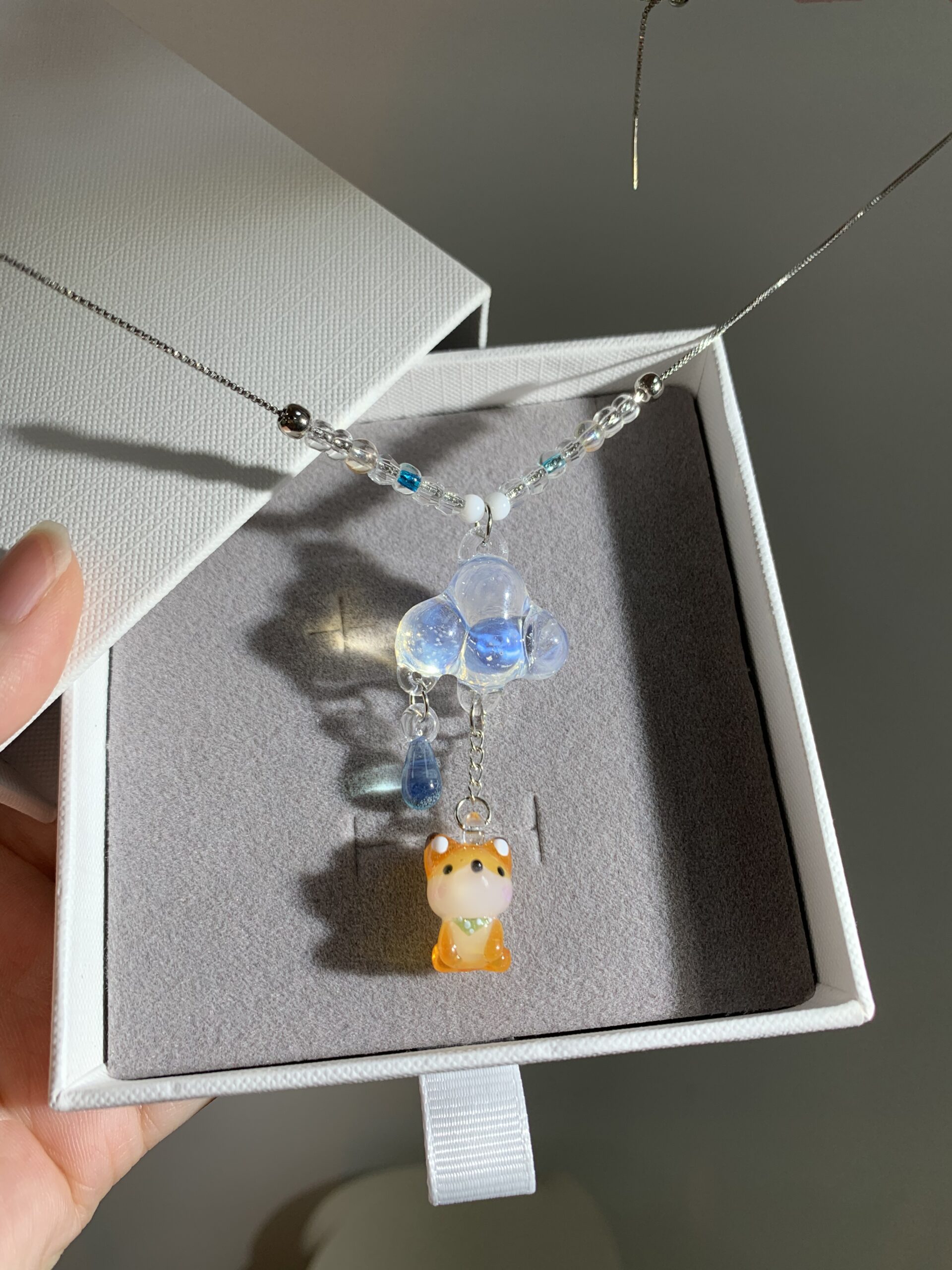 Fairy Tale Series: Little Fox Under the Cloud – Handmade Cute Fox Jewelry, a Playful and Whimsical Gift. - 图片 4