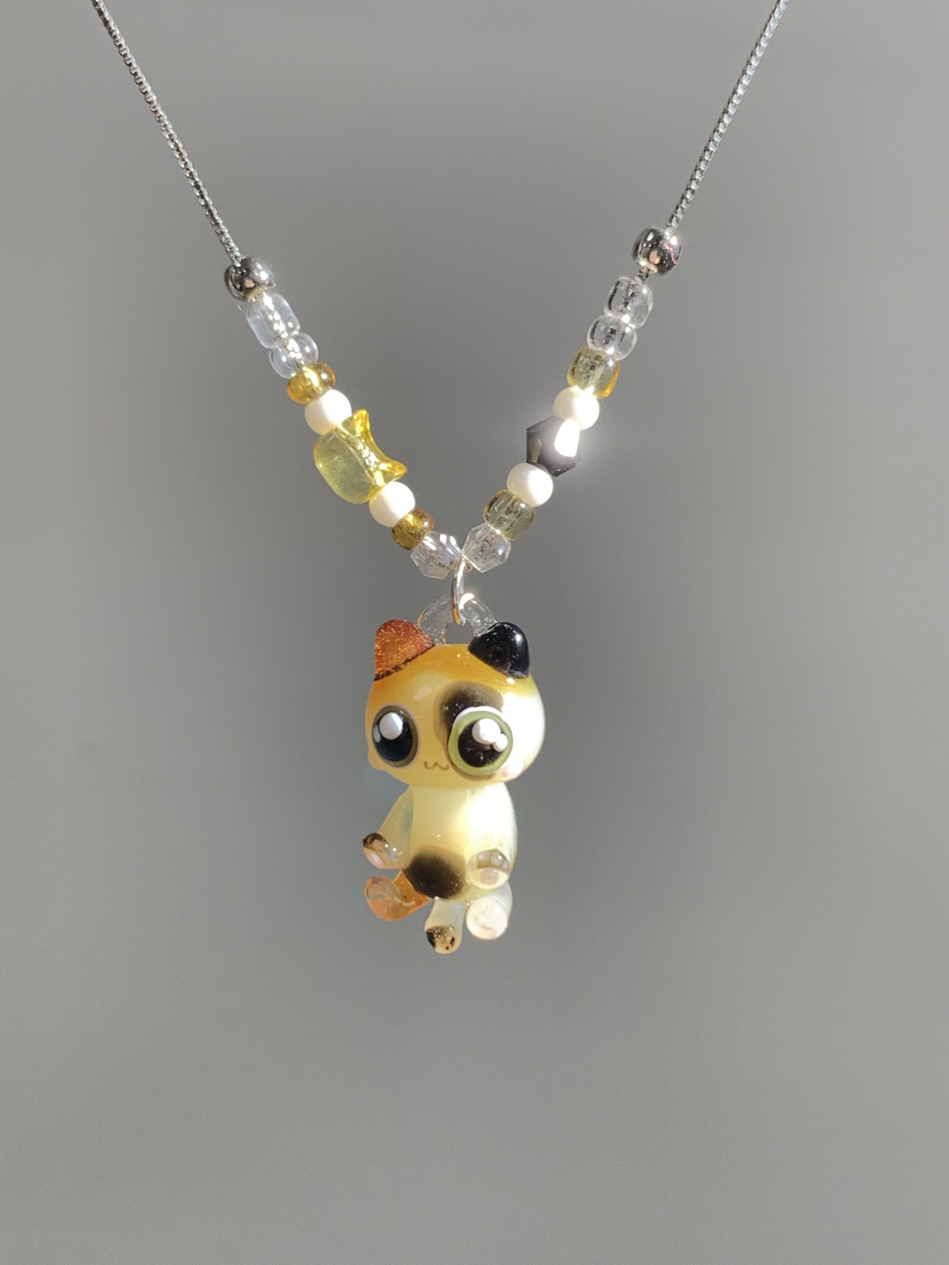 “Cute Little Cat – Handmade Glass Cat Necklace, the Perfect Gift for Cat Lovers.”