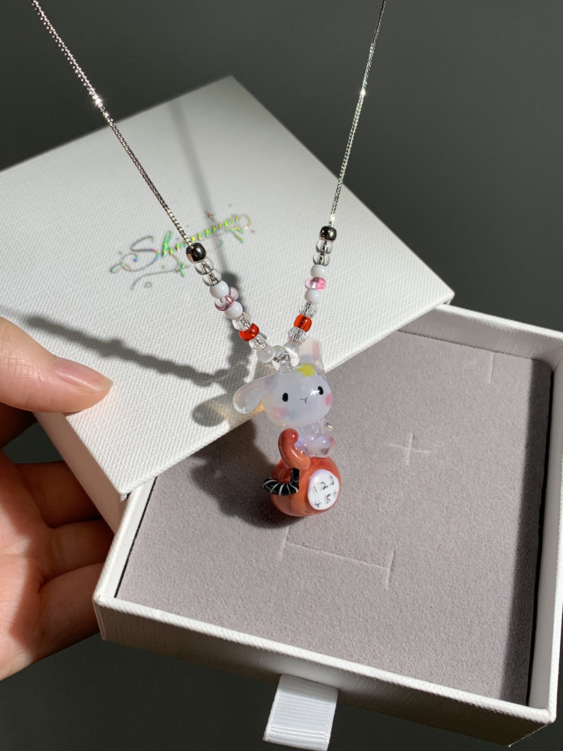 Handmade Glass Bunny Pendant Necklace – Cute Character Charm, Aesthetic Red Phone Design Jewelry - 图片 4