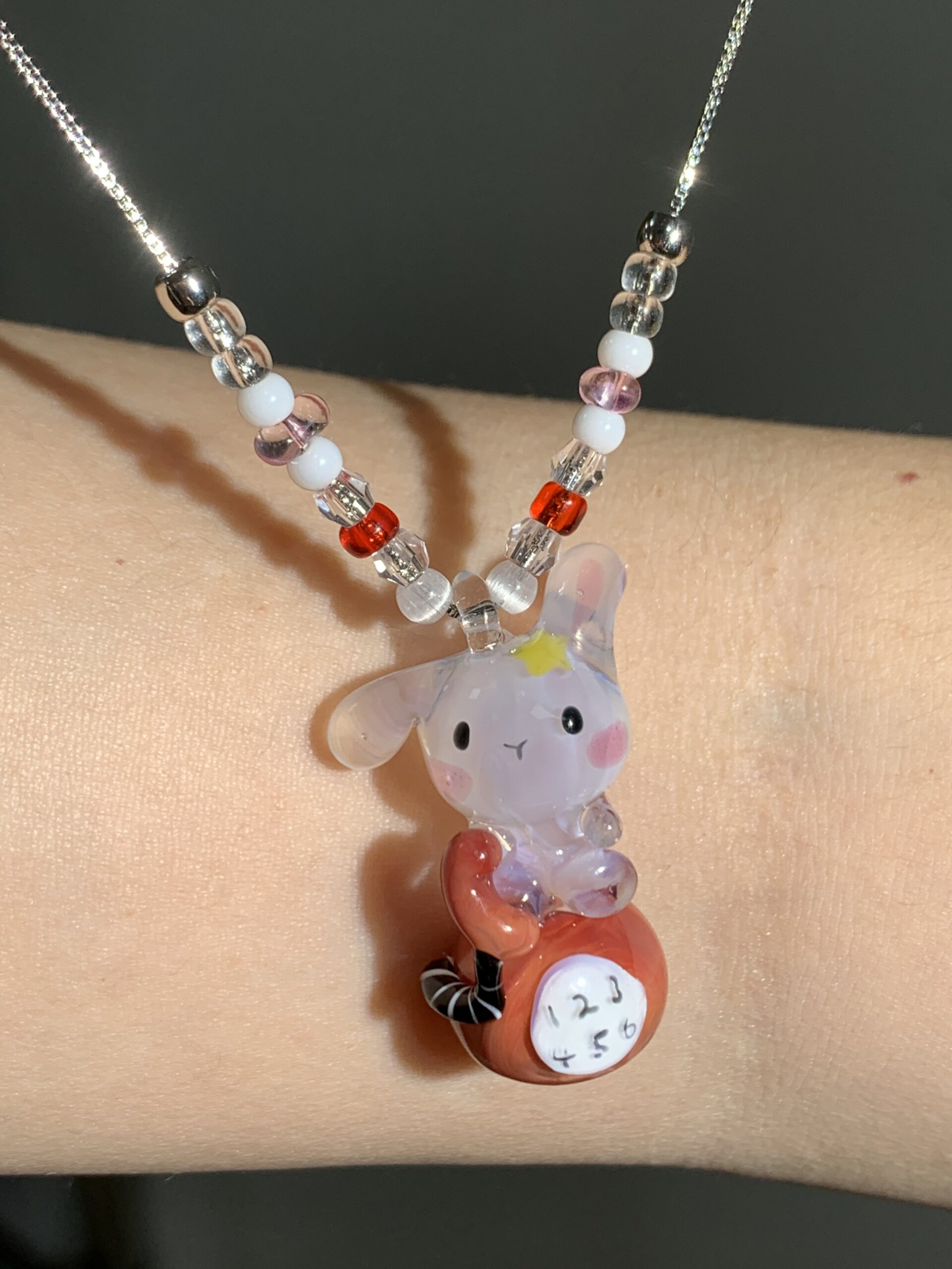 Handmade Glass Bunny Pendant Necklace – Cute Character Charm, Aesthetic Red Phone Design Jewelry - 图片 6