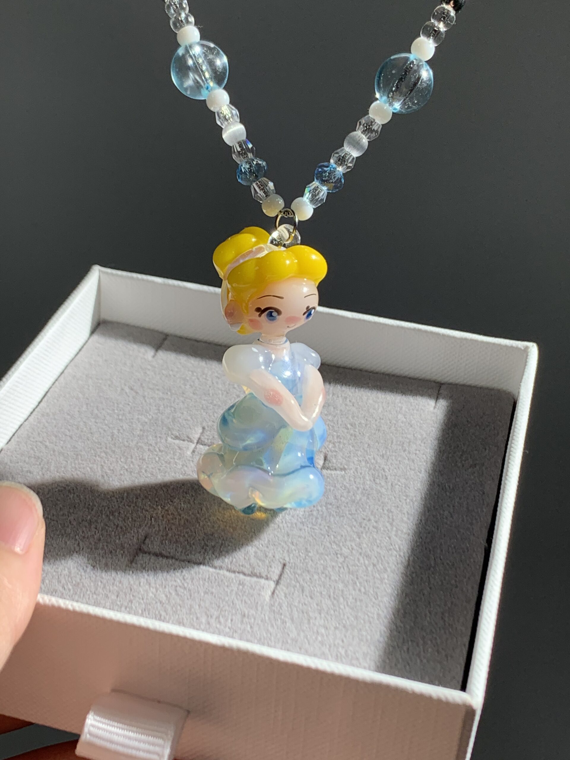 Cute Glass Cinderella Necklace | Handmade Fairy Tale Princess Pendant Jewelry, Soft Aesthetic Design - 图片 4