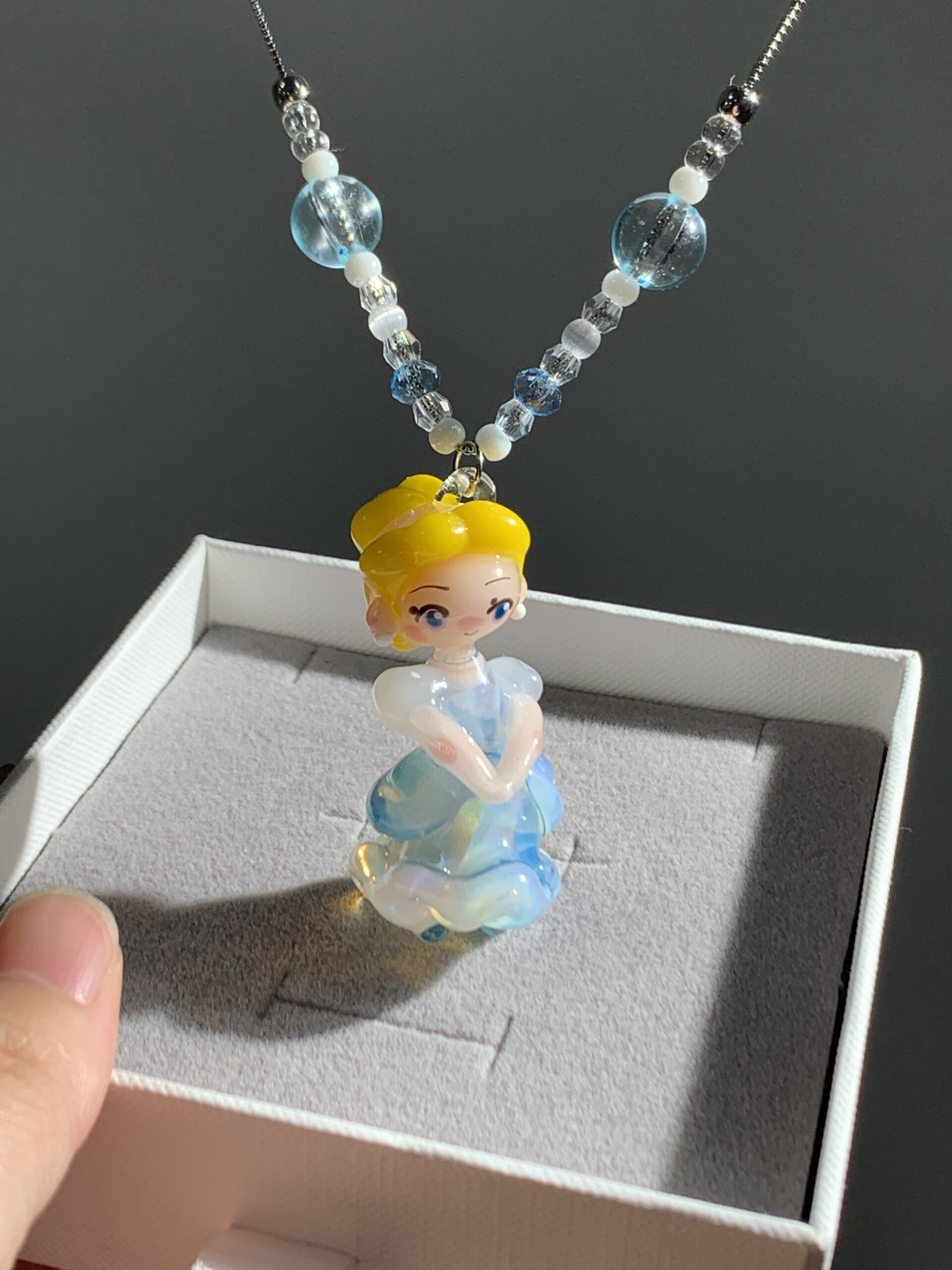 Cute Glass Cinderella Necklace | Handmade Fairy Tale Princess Pendant Jewelry, Soft Aesthetic Design - 图片 5