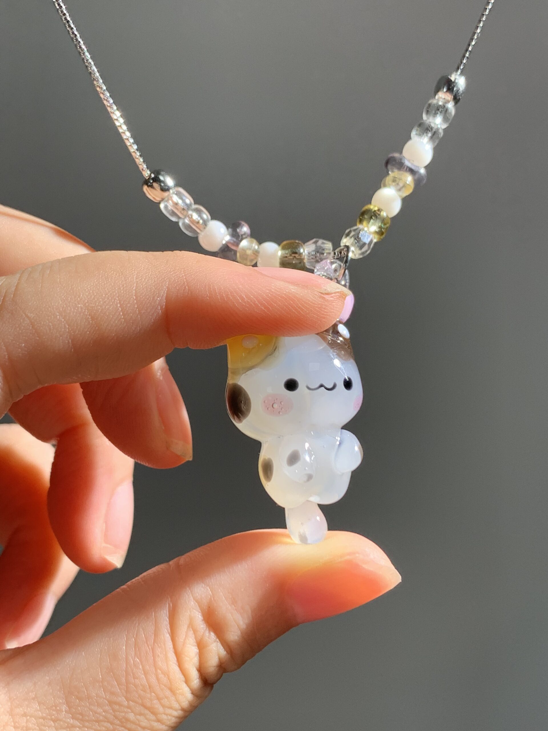 Handmade Glass Lucky Cat Pendant Necklace – Cute Maneki Neko Charm, Kawaii Aesthetic Jewelry - 图片 4