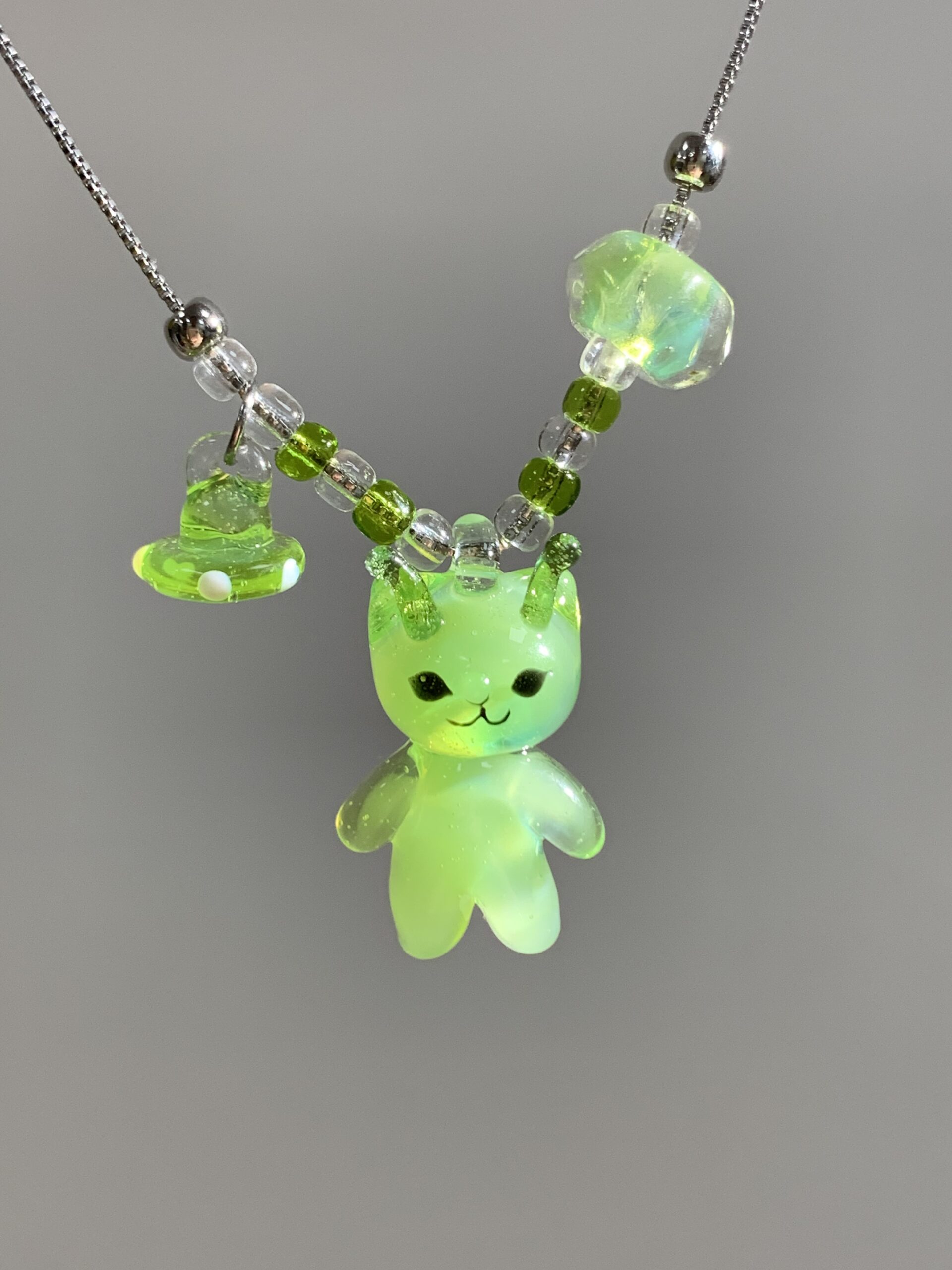 Meme Collection Alien Cat Glass Necklace – Handmade Cute Cat Jewelry, Unique Gift for Cat Lovers
