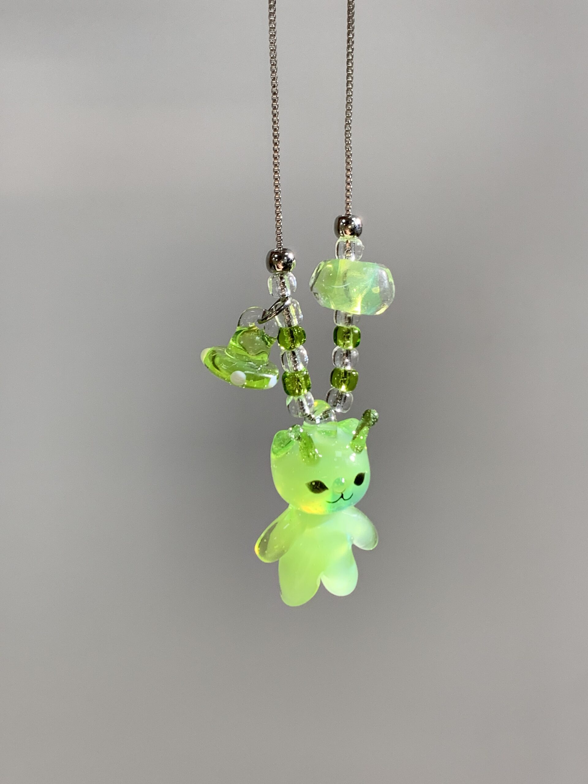 Meme Collection Alien Cat Glass Necklace – Handmade Cute Cat Jewelry, Unique Gift for Cat Lovers - 图片 2