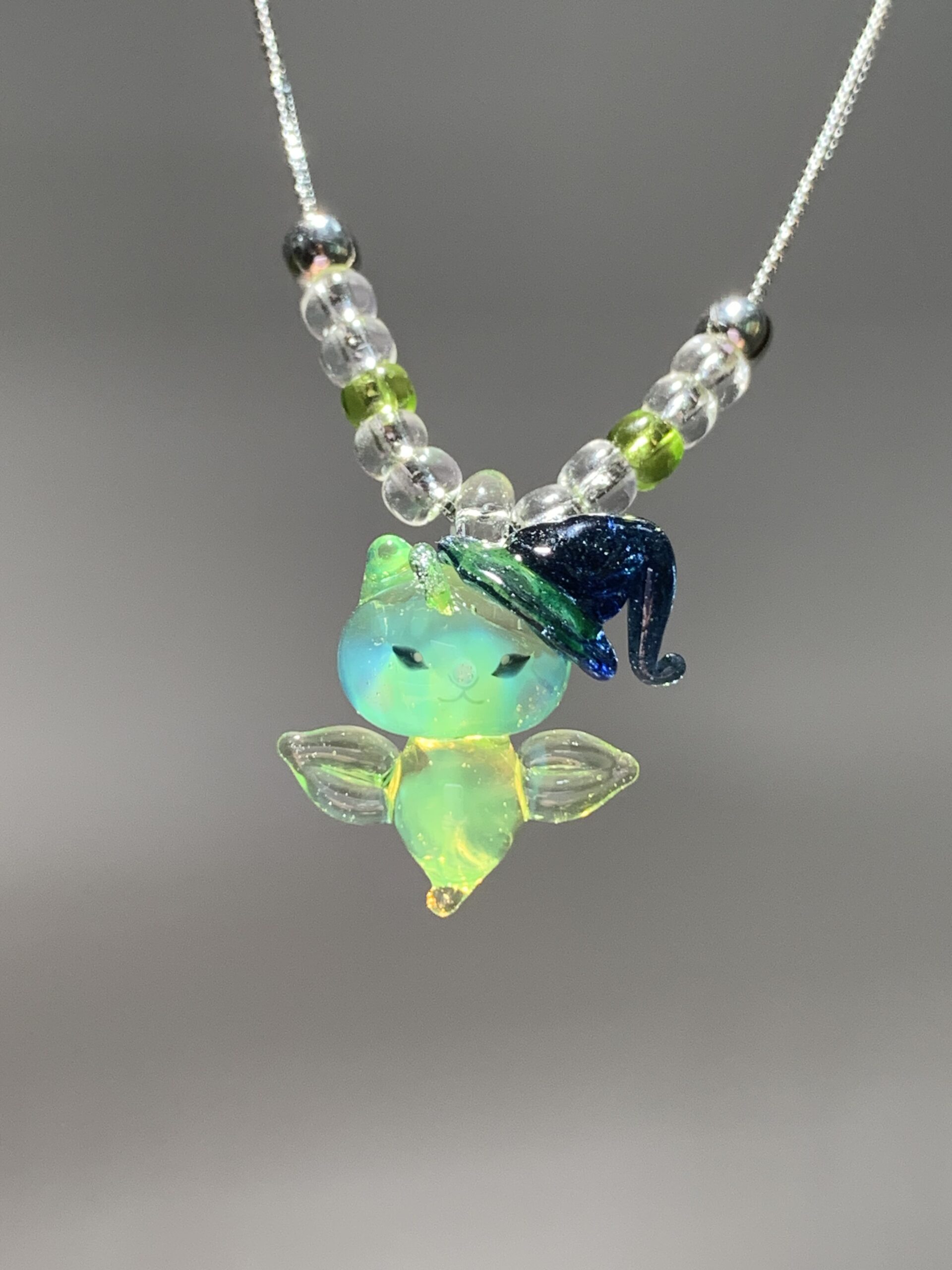 Handmade Glass Halloween Necklace - Witch Hat Alien Kitten Sea Angel Pendant - 图片 2