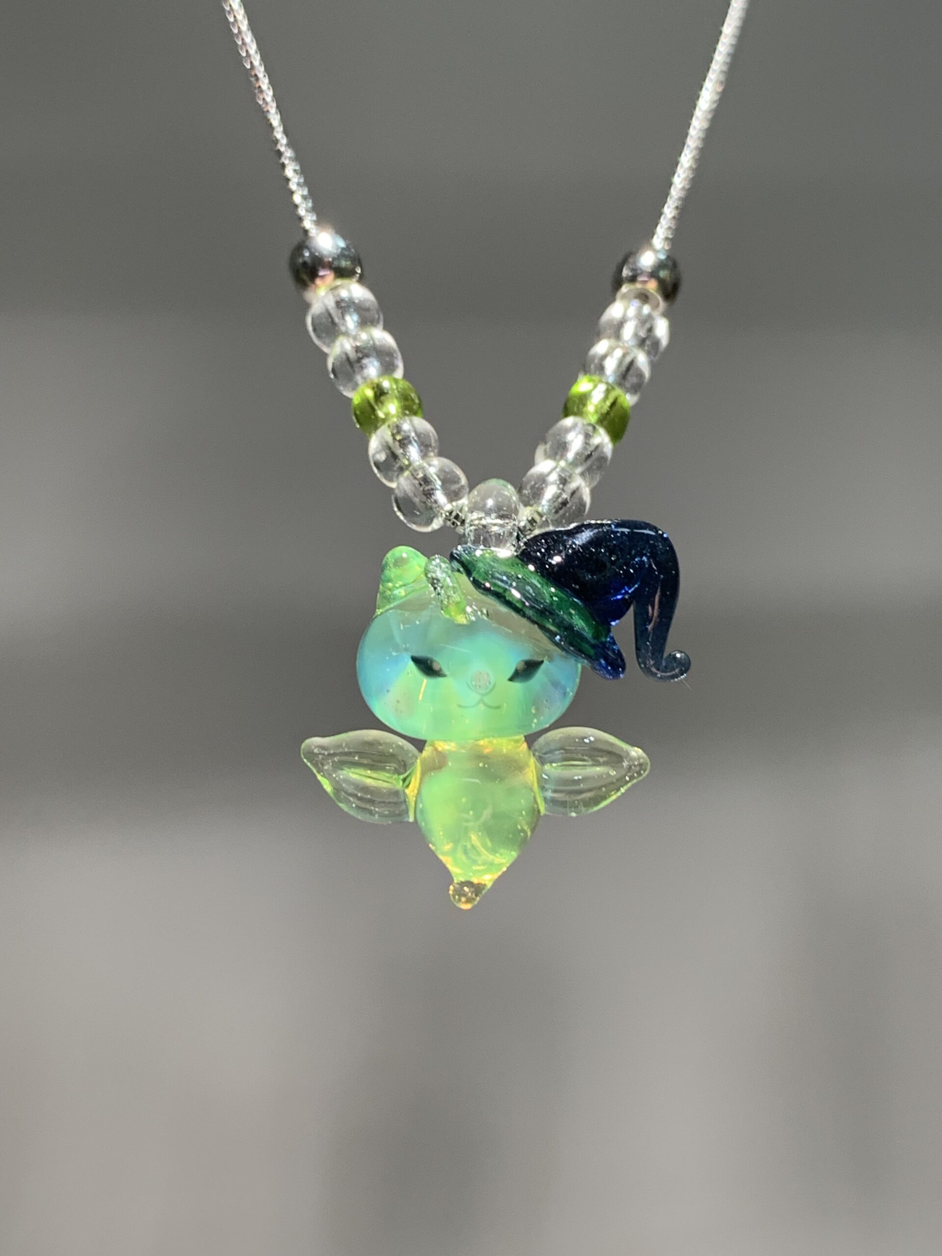 Handmade Glass Halloween Necklace - Witch Hat Alien Kitten Sea Angel Pendant - 图片 5