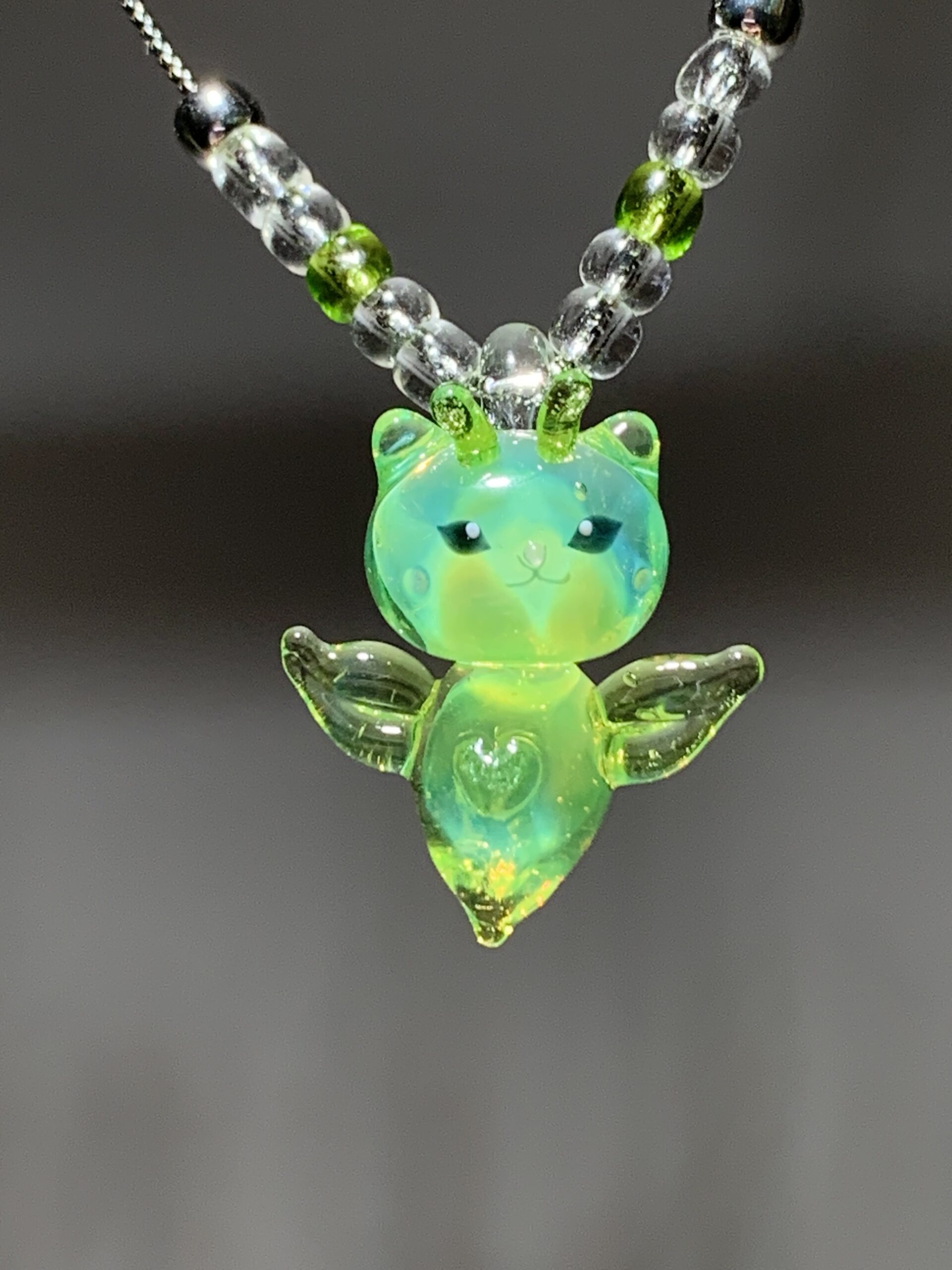 Handmade Glass Necklace | Glow Green Alien Kitten Sea Angel Heart Pendant | Fantasy Healing Cute Jewelry - 图片 3