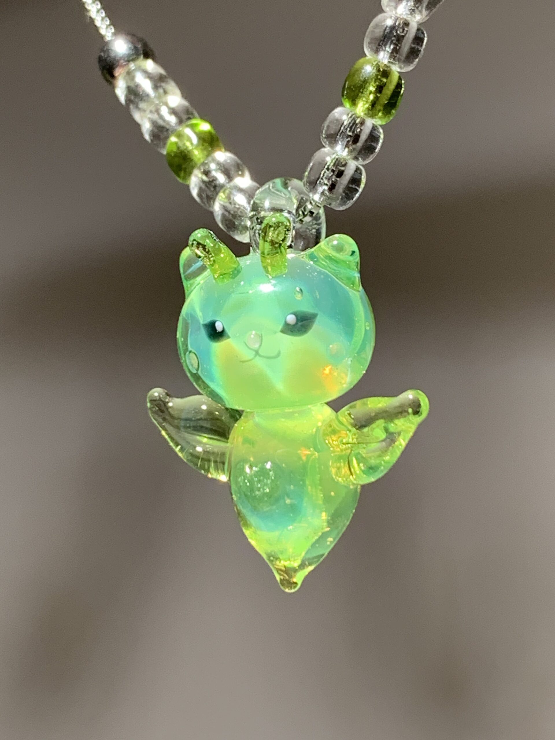 Handmade Glass Necklace | Glow Green Alien Kitten Sea Angel Heart Pendant | Fantasy Healing Cute Jewelry - 图片 2