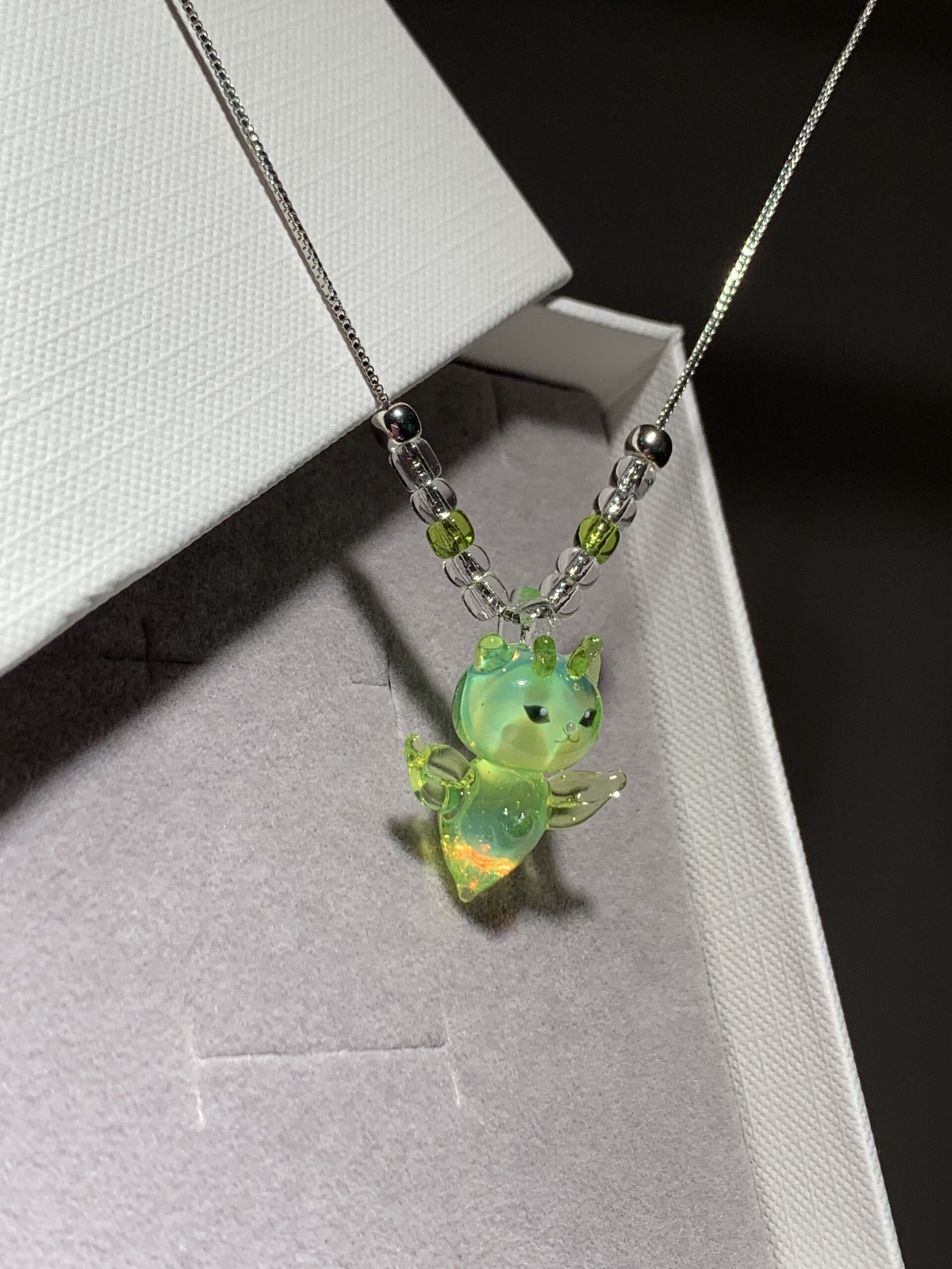 Handmade Glass Necklace | Glow Green Alien Kitten Sea Angel Heart Pendant | Fantasy Healing Cute Jewelry - 图片 11